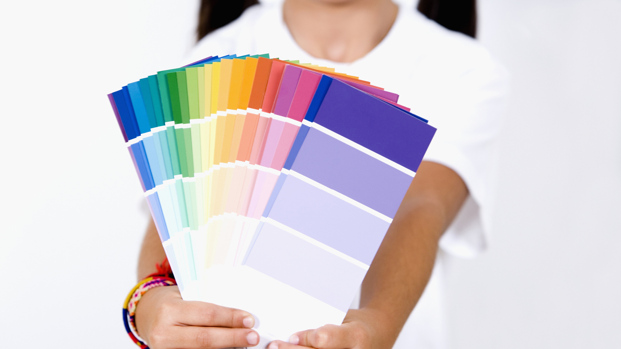 Help kids pick their own colour scheme Привлеките детей к процессу оформления их комнаты, так вы поможете им быстрее привыкнуть к новому дому.