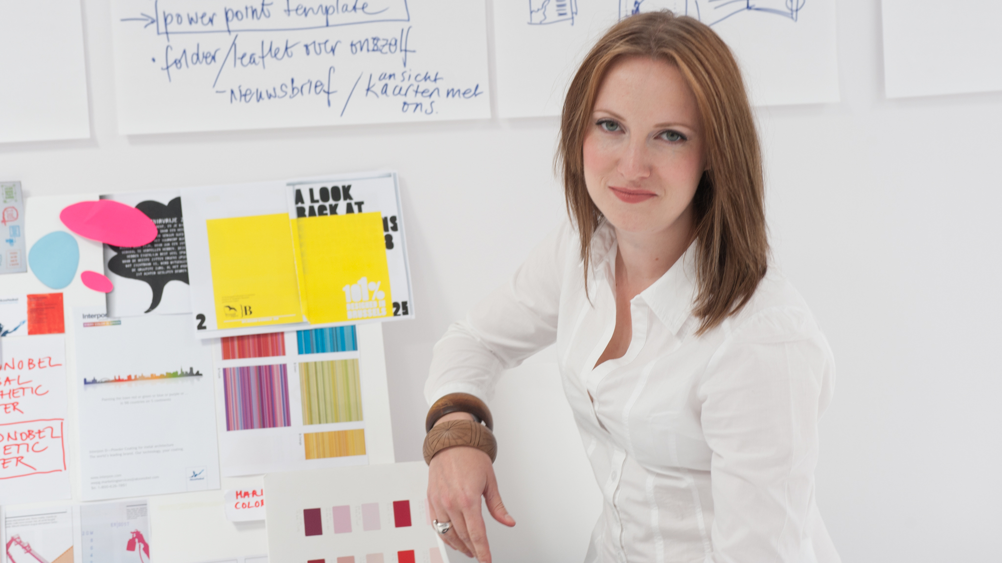 louisesmith_yellow.jpeg Louise'i innukas lähenemine ja trendiennustaja oskused on teinud temast iga-aastaste värvitrendide ennustamisel hea abilise.