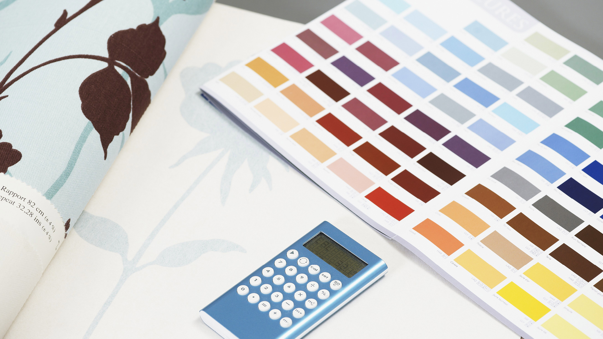 Work out how much paint you’ll need Хотите рассчитать, сколько краски вам понадобится? Воспользуйтесь калькулятором краски Sadolin.